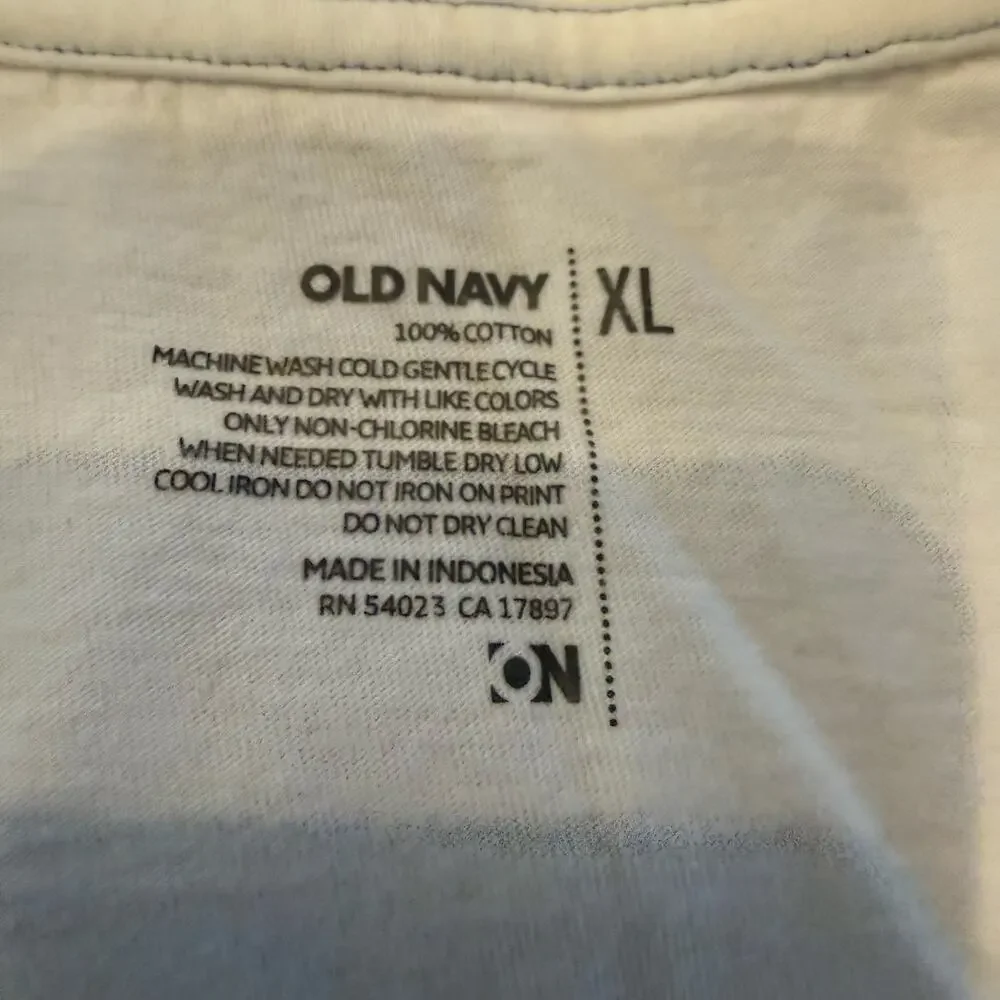Old Navy Women’s white hoodie, jersey material, split neck, Size XL